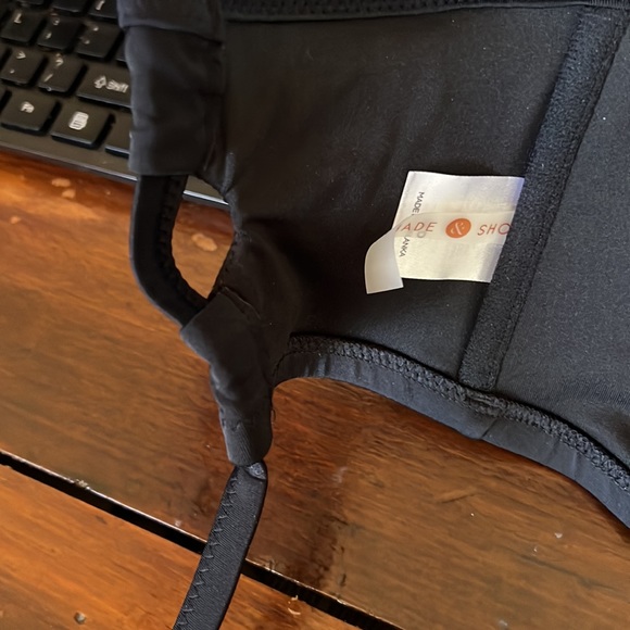 Swimsuit top 38D - Picture 3 of 3